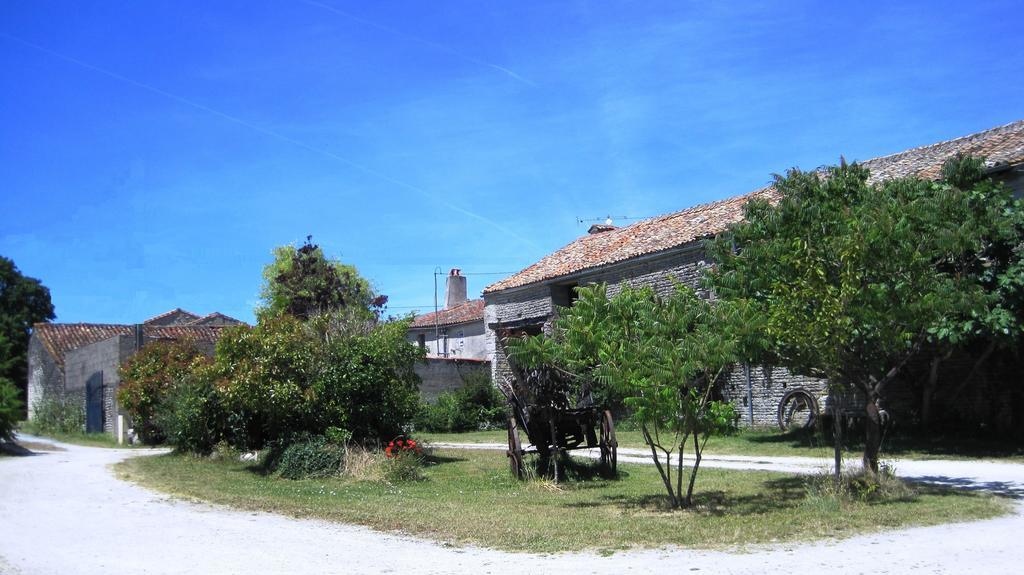 Le Noisetier At Les Hiboux Gites Chef-Boutonne Oda fotoğraf